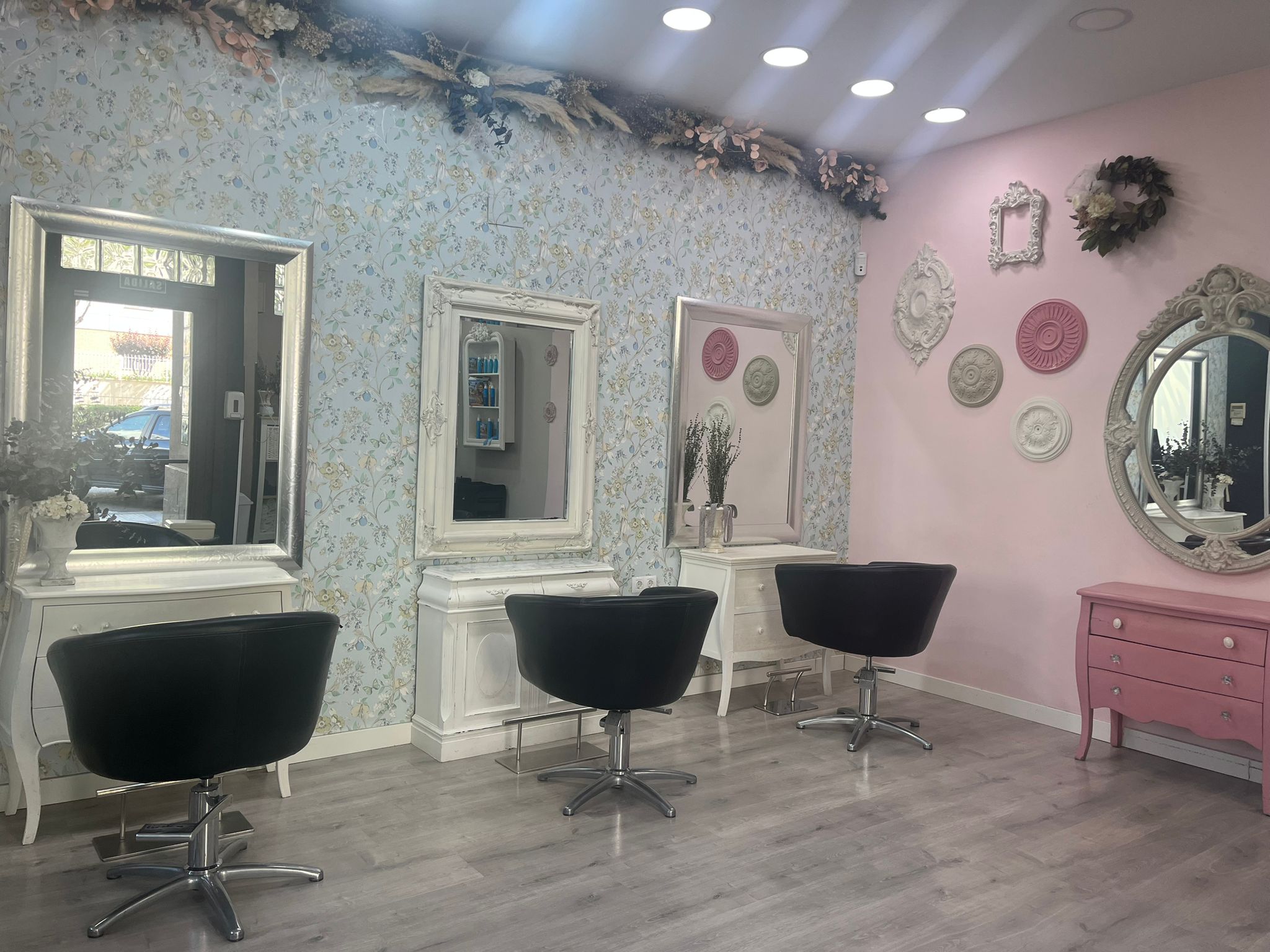 SALON DIAGONAL